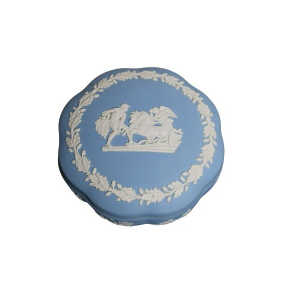 Beautiful Wedgewood Blue And White Jasperware Dish With Lid - Picture 1 of 6